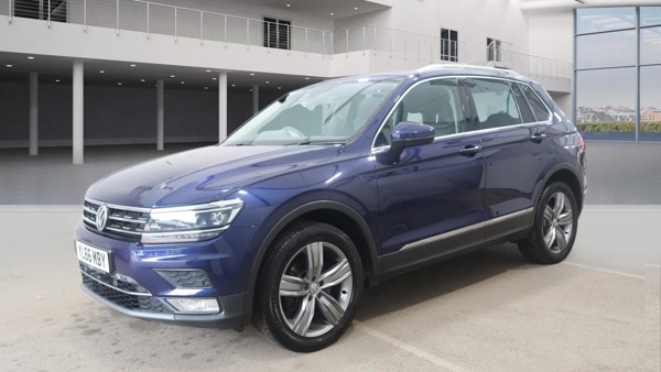 VOLKSWAGEN Tiguan